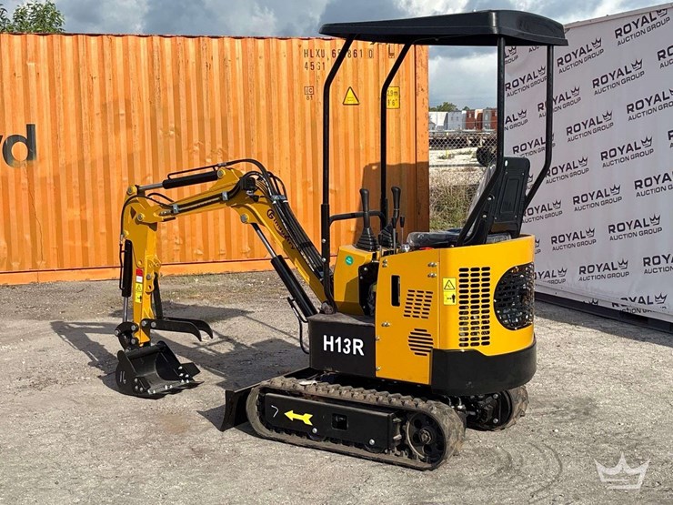 2026-cfg-industrial-h13r-mini-excavator-image-4