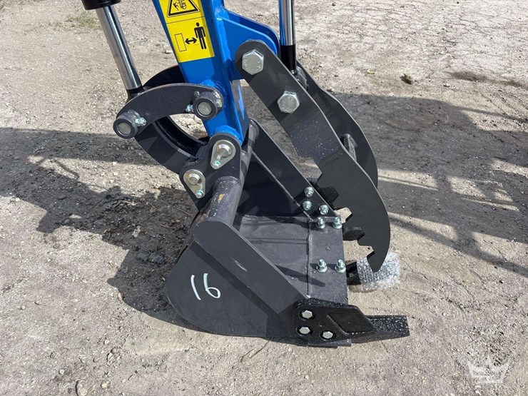 2026-cfg-industrial-dm20ym-mini-excavator-image-5