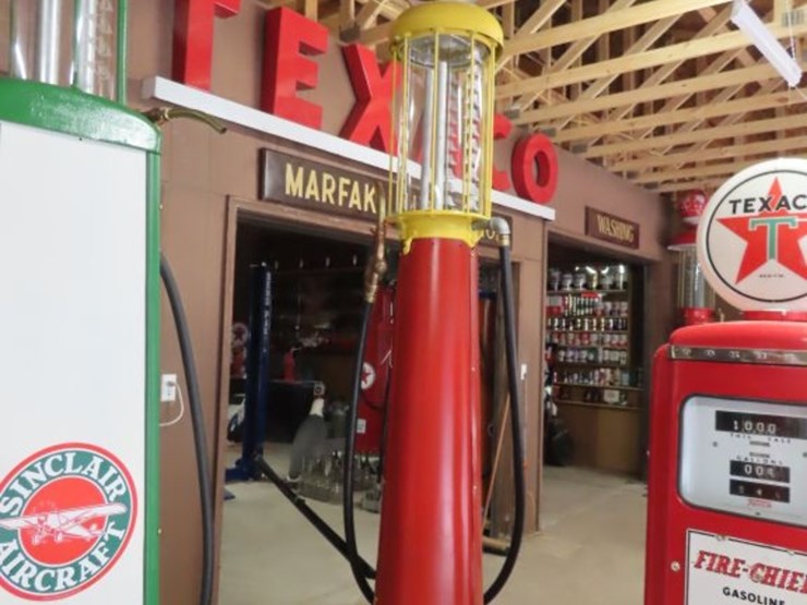 butler-upright-visible-10-gallon-gas-pump-with-kanotex-glass-globe-image-10