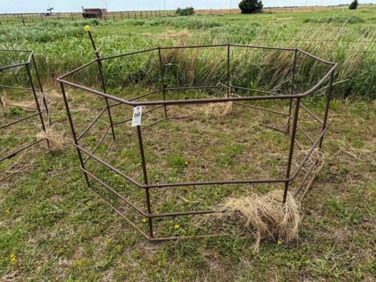 steel-round-bale-feeder-image-1