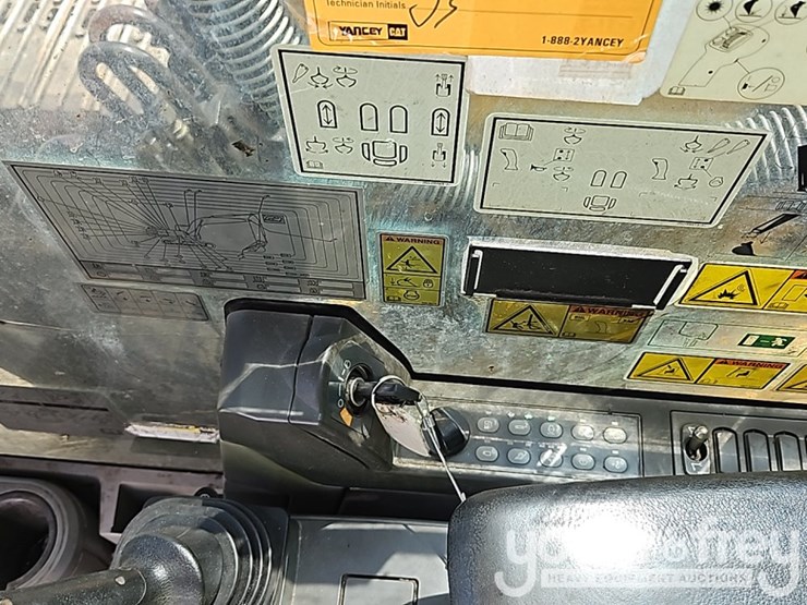 2016-caterpillar-323fl-image-34