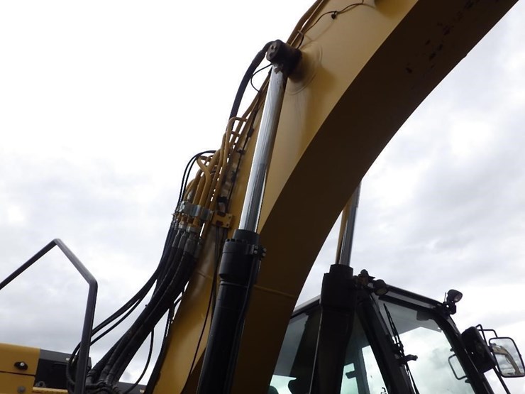 2019-caterpillar-335f-lcr-image-29