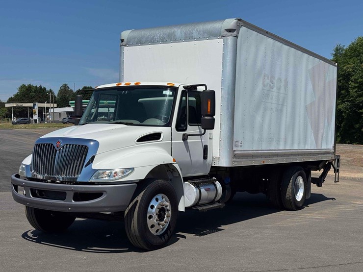 2018-international-4300-sba-image-1