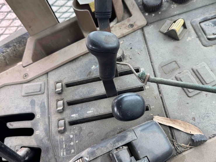 2000-john-deere-7410-image-28