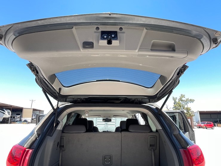 2011-chevrolet-traverse-image-43