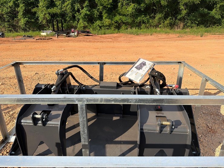 unused-landhonor-72"-skid-steer-rock-grapple-bucket-image-1