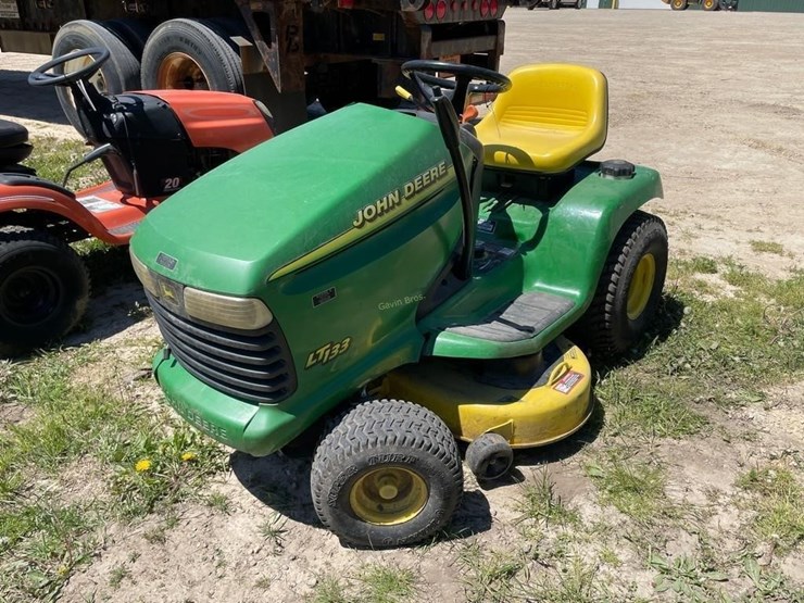 john-deere-lt133-image-2
