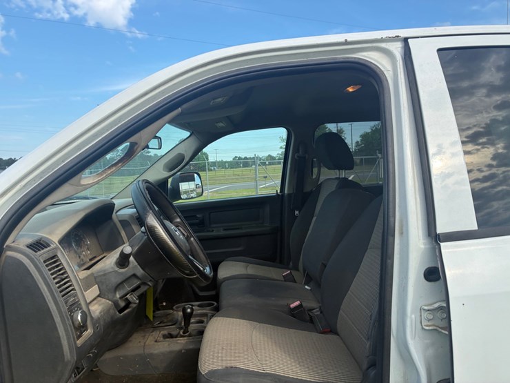 2012-dodge-2500-image-13