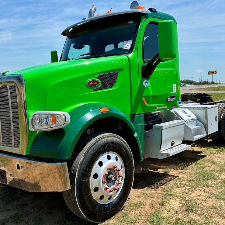 2018 PETERBILT 567