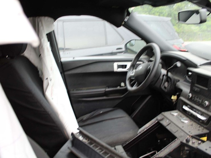 2021-ford-explorer-image-6