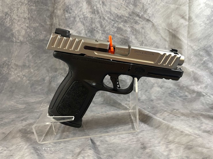 #10304-•-smith-&-wesson-sd9-2.0-9mm-luger-semi-auto-pistol,-sn:-ehj0726-image-1