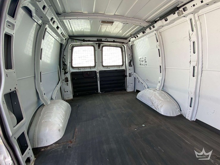 2011-chevrolet-express-2500-image-44