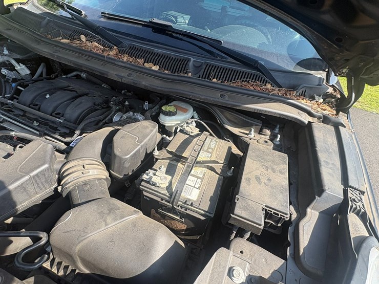 2016-ford-explorer-image-22