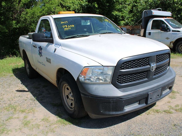 2017-dodge-1500-image-3