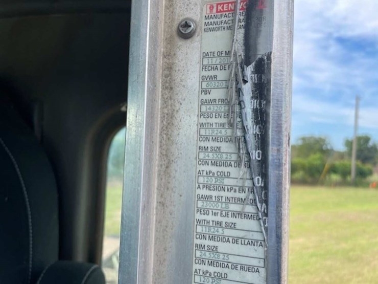 2019-kenworth-t800-image-13