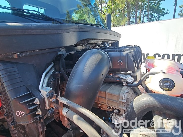 2019-freightliner-cascadia-116-image-28