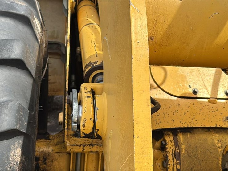 2001-john-deere-444h-image-46