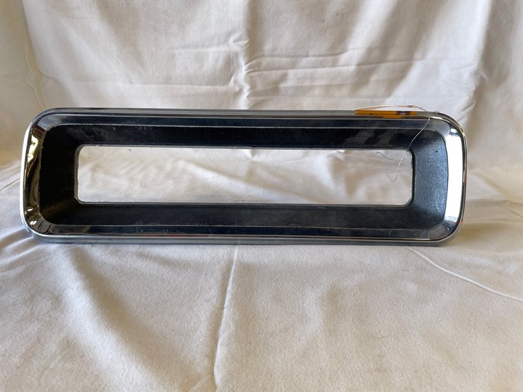 #5392-•-camaro-tail-light-bezel-(las-cruces,-nm)-image-1