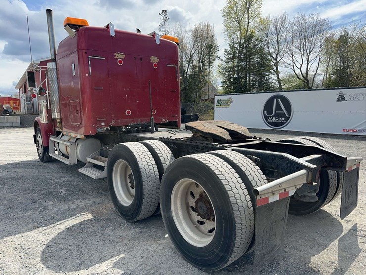 2000-freightliner-fld120-image-7