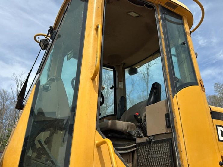 2001-john-deere-444h-image-38