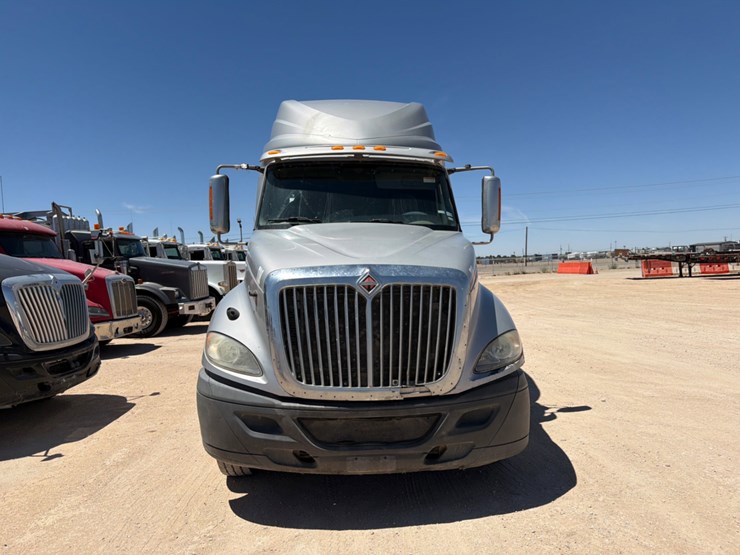 2012-international-prostar-image-2