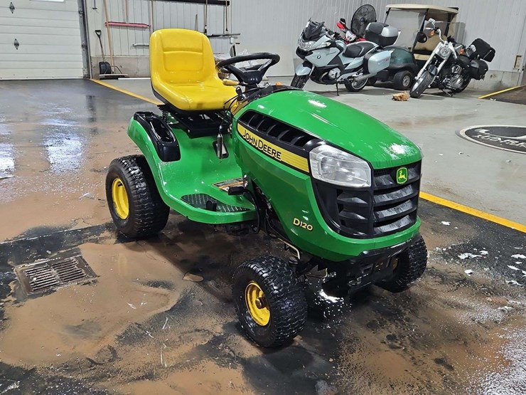 john-deere-d120-image-4