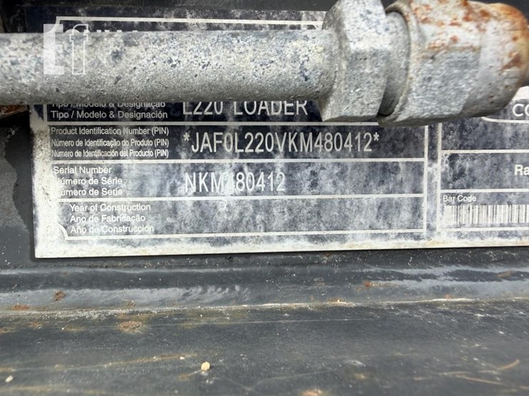 new-holland-l220-image-17