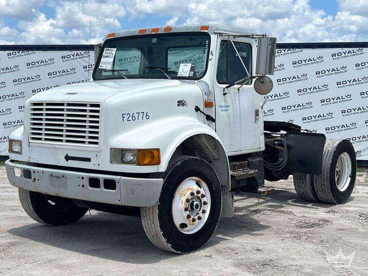 2001-international-4900-image-1