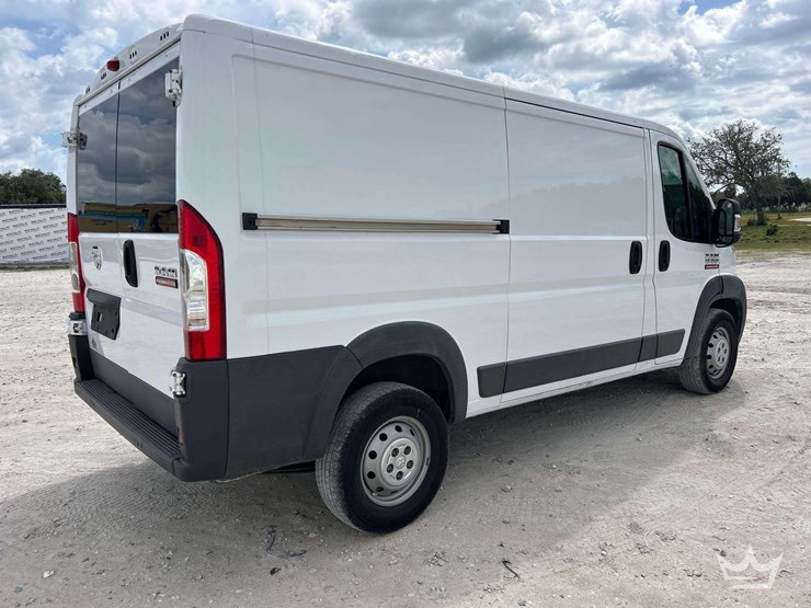 2017-ram-promaster-1500-image-3