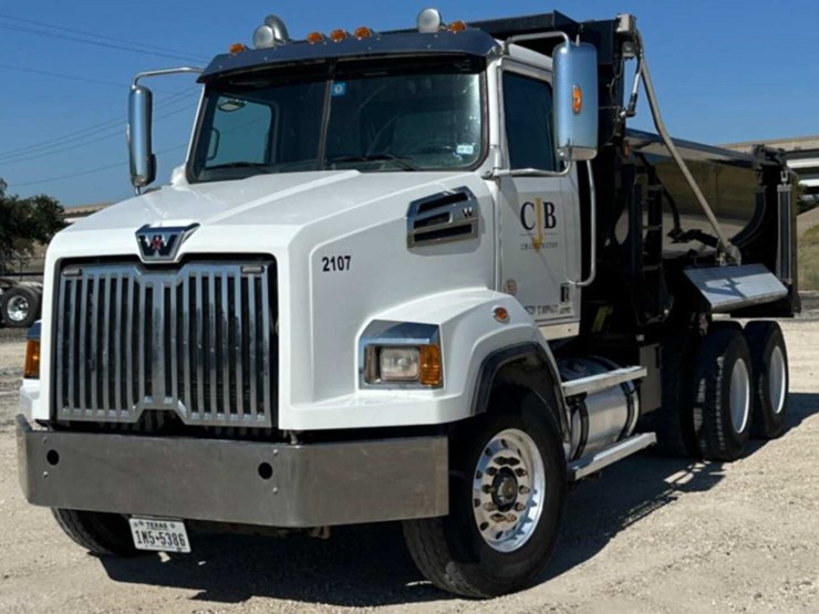2022-western-star-dump-truck-image-1