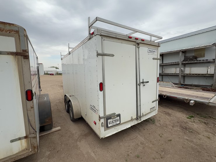 2011-haulmark-enclosed-trailer-image-4