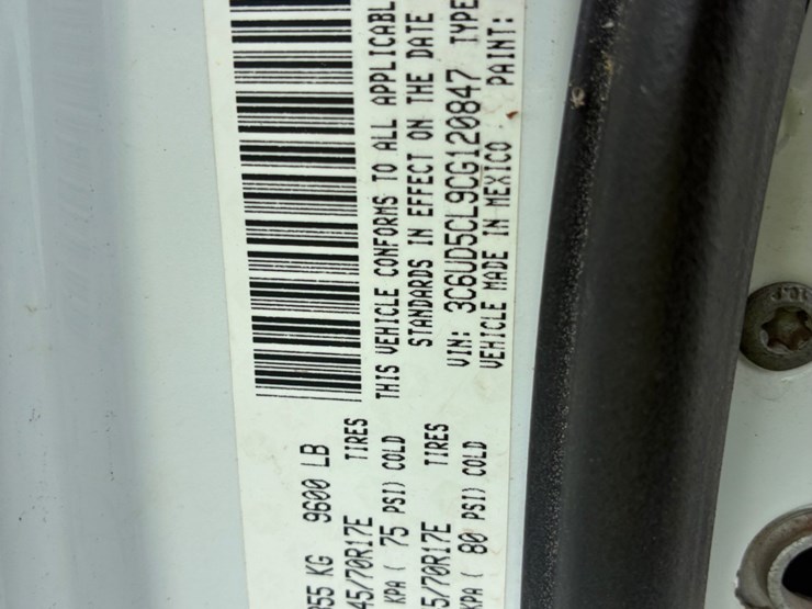 2012-dodge-2500-image-16