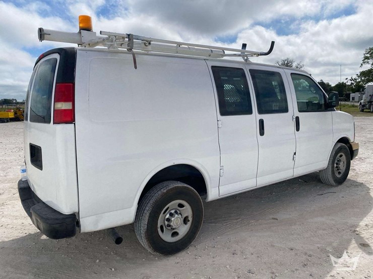 2011-chevrolet-express-2500-image-33