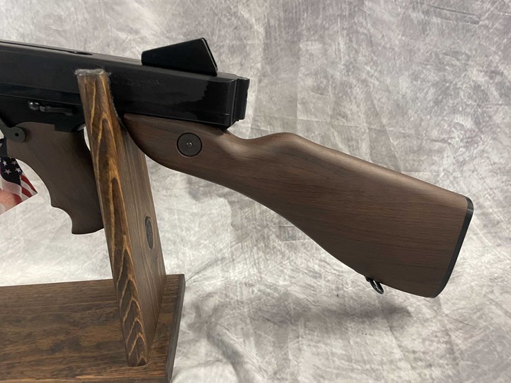 #10331-•-thompson-1927-a1-tommy-gun-deluxe-45-auto-semi-auto-rifle,-sn:-kpc0928-image-9