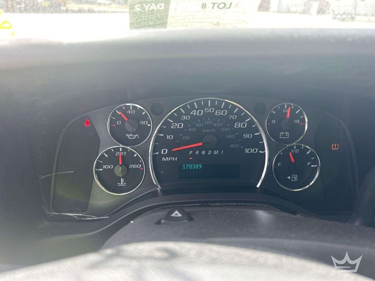 2019-chevrolet-express-2500-image-16