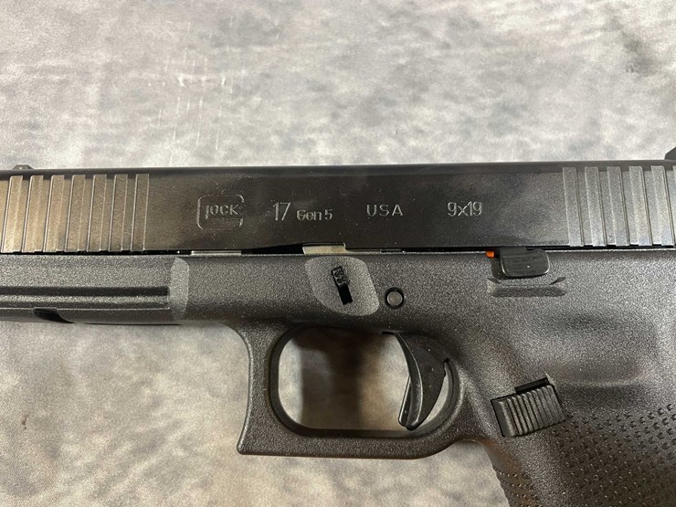 #10287-•-glock-17-gen-5-9mm-luger-pistol,-sn:-albx074-image-11