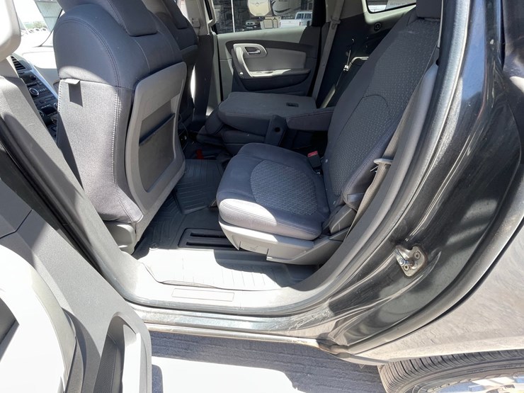 2011-chevrolet-traverse-image-103