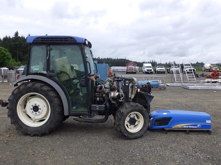 new-holland-t3040v-tractor-image-4
