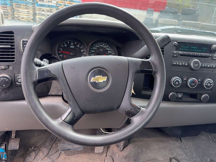 2011-chevrolet-silverado-1500-image-15