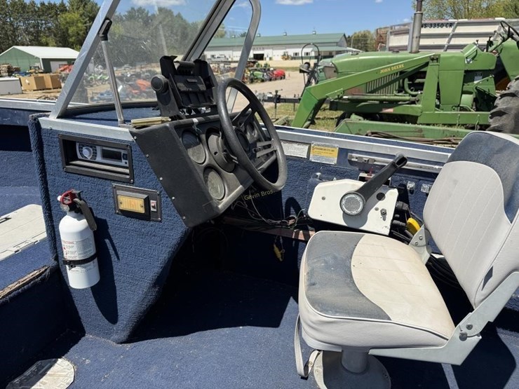 1990-sylvan-pro-fisherman-16'-boat-image-12