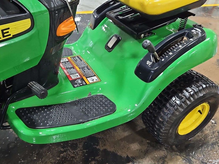 john-deere-d120-image-11