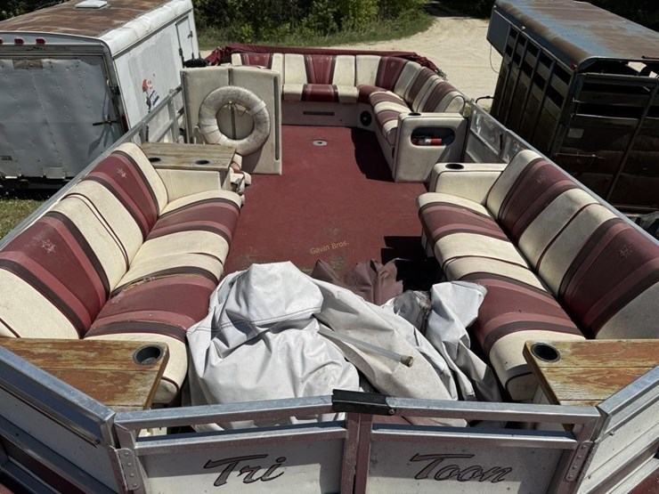 1991-jc-tri-toon-266-pontoon-boat---26'-image-4