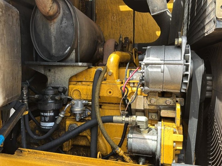 2001-john-deere-444h-image-14