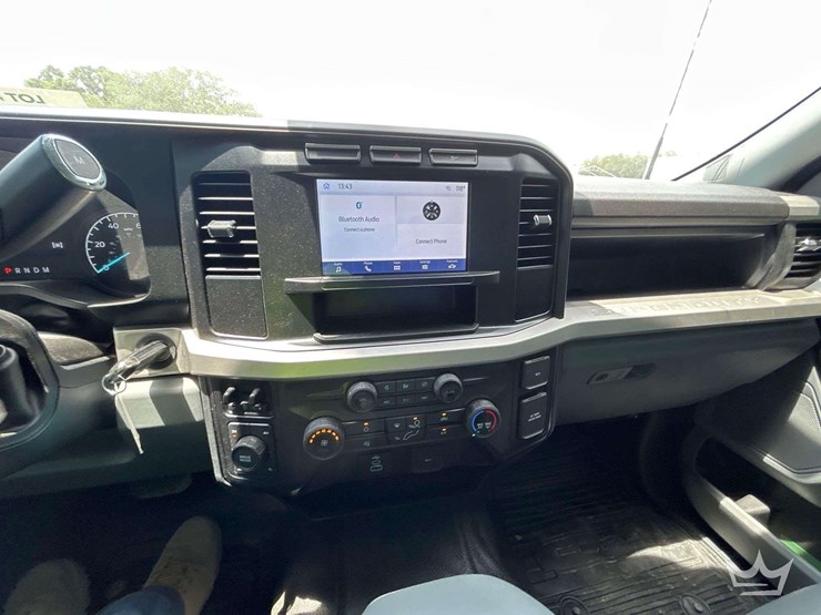 2023-ford-f250-image-17