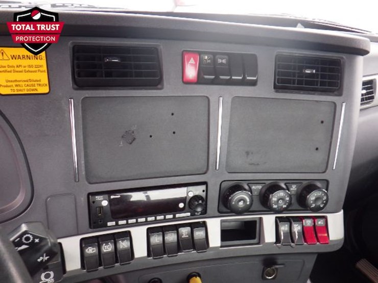 2023-kenworth-t680-image-18