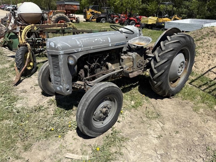 ferguson-30-tractor-image-1