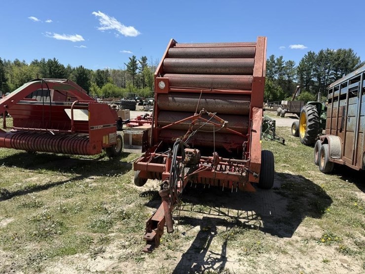 omc-roll-baler-595-round-baler-image-2