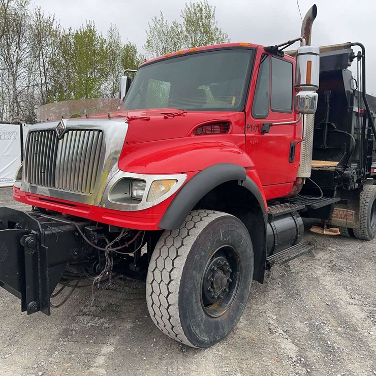 2005 INTERNATIONAL 7600