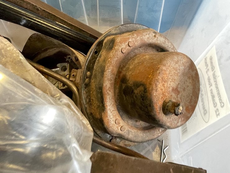 #5403-•-lot-of-classic-car-parts-(las-cruces,-nm)-image-21