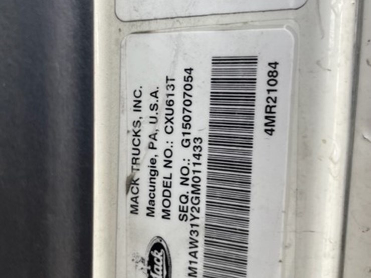 2016-mack-cxu613t-image-12